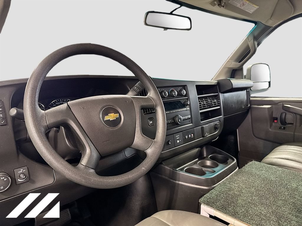 Used 2019 Chevrolet Express 2500 Extended RWD image 8