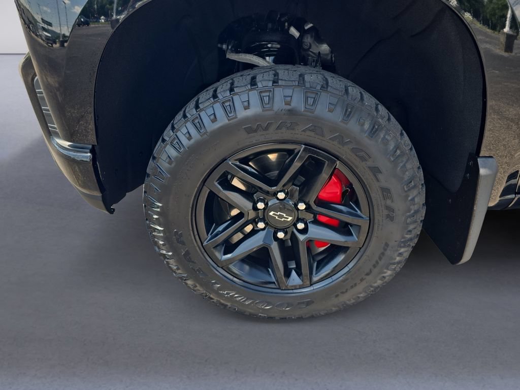 Used 2020 Chevrolet Silverado 1500 LT Trail Boss w/ Midnight Edition AWD/4WD image 10