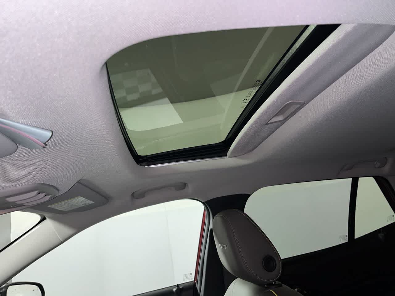 Used 2024 Chevrolet Trax ACTIV w/ Sunroof Package FWD image 23