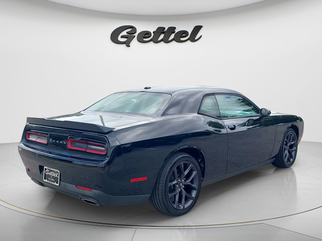 Used 2019 Dodge Challenger SXT w/ Blacktop Package image 4