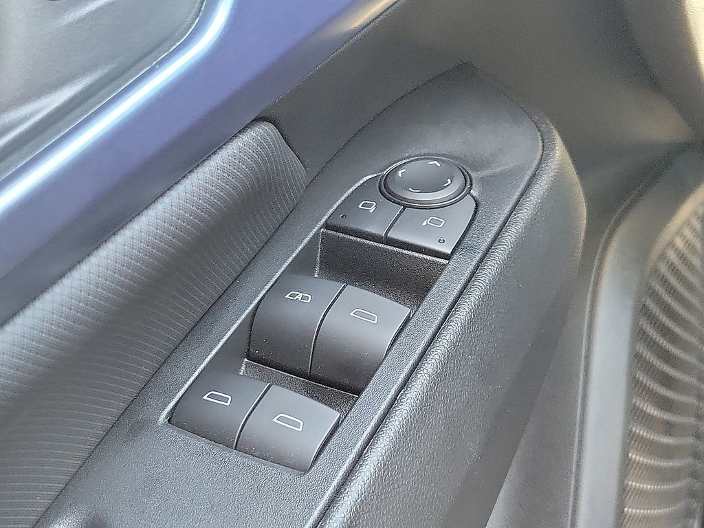 New 2025 Chevrolet Equinox EV LT image 14