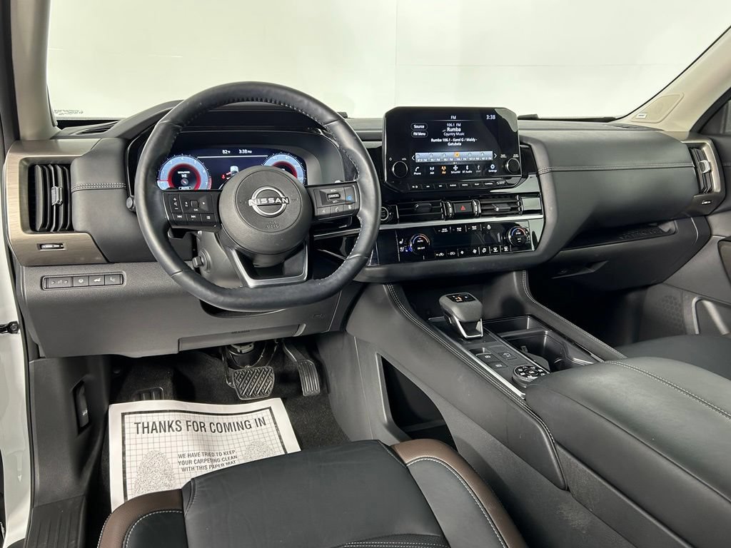 Used 2024 Nissan Pathfinder Platinum AWD/4WD image 19