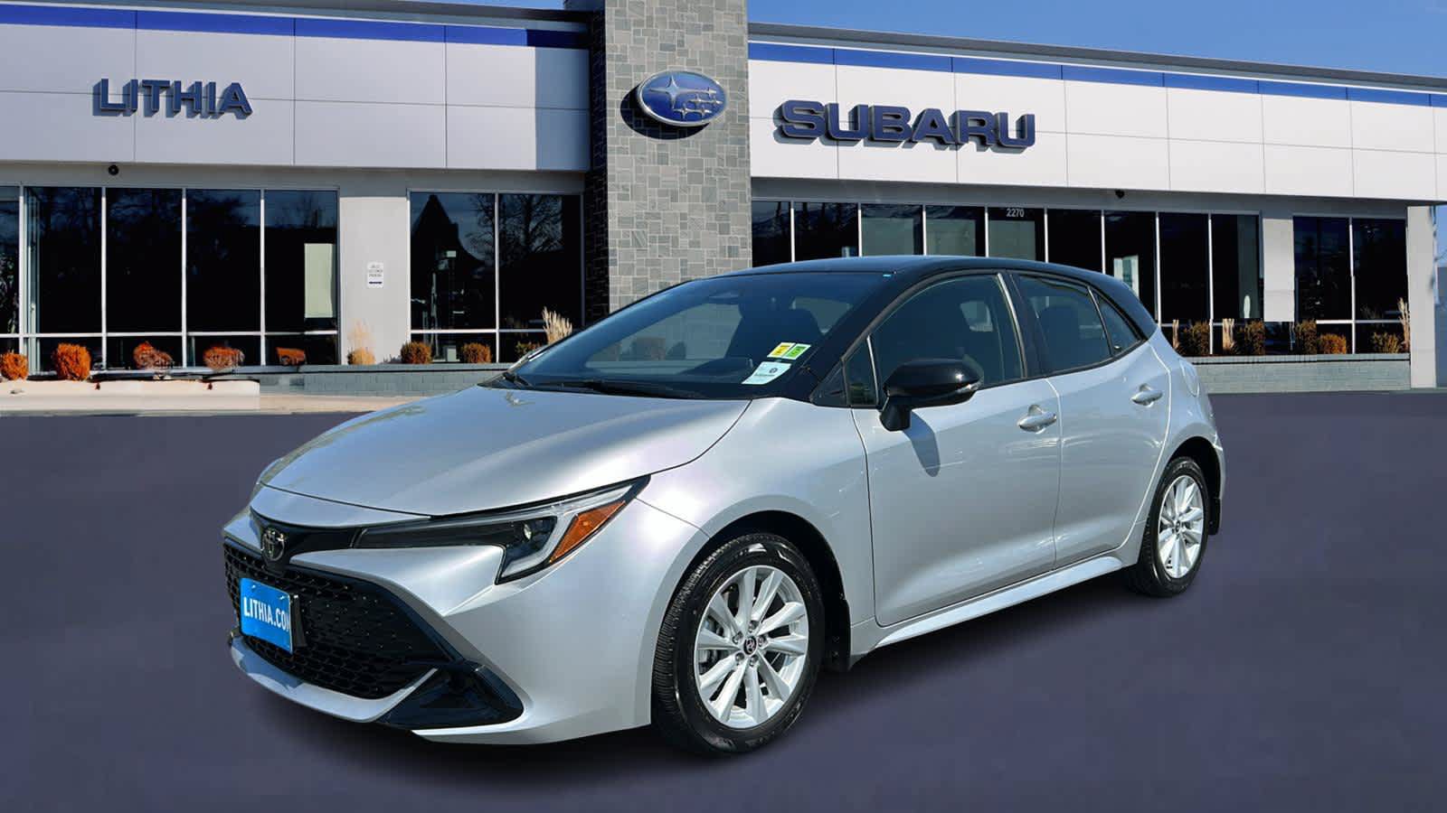 Used 2025 Toyota Corolla SE w/ SE Package FWD image 1
