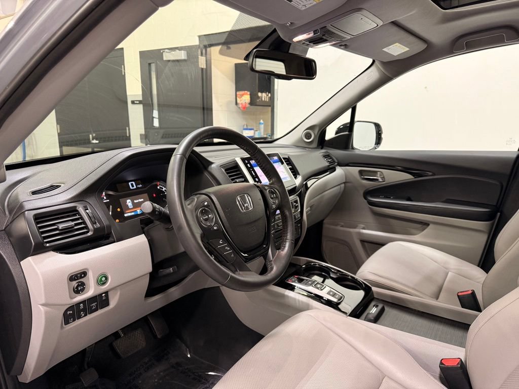 Used 2020 Honda Ridgeline RTL-E image 11