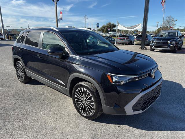 Certified 2025 Volkswagen Taos SE image 8