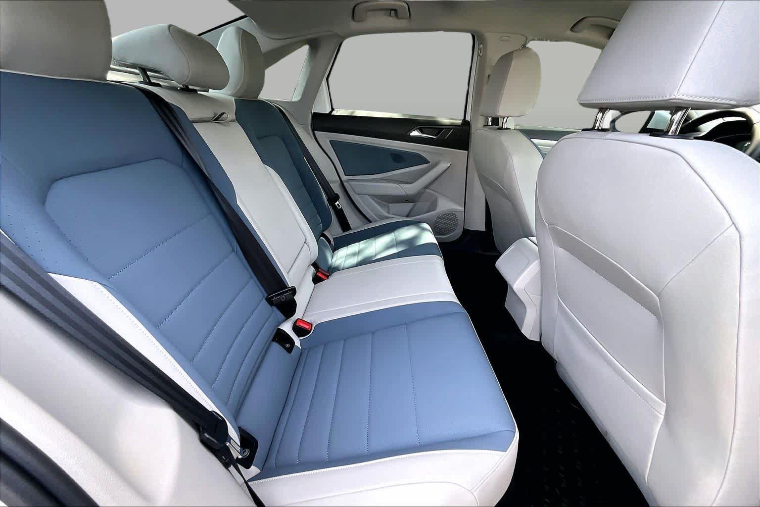 Used 2026 Volkswagen Jetta SE FWD image 20