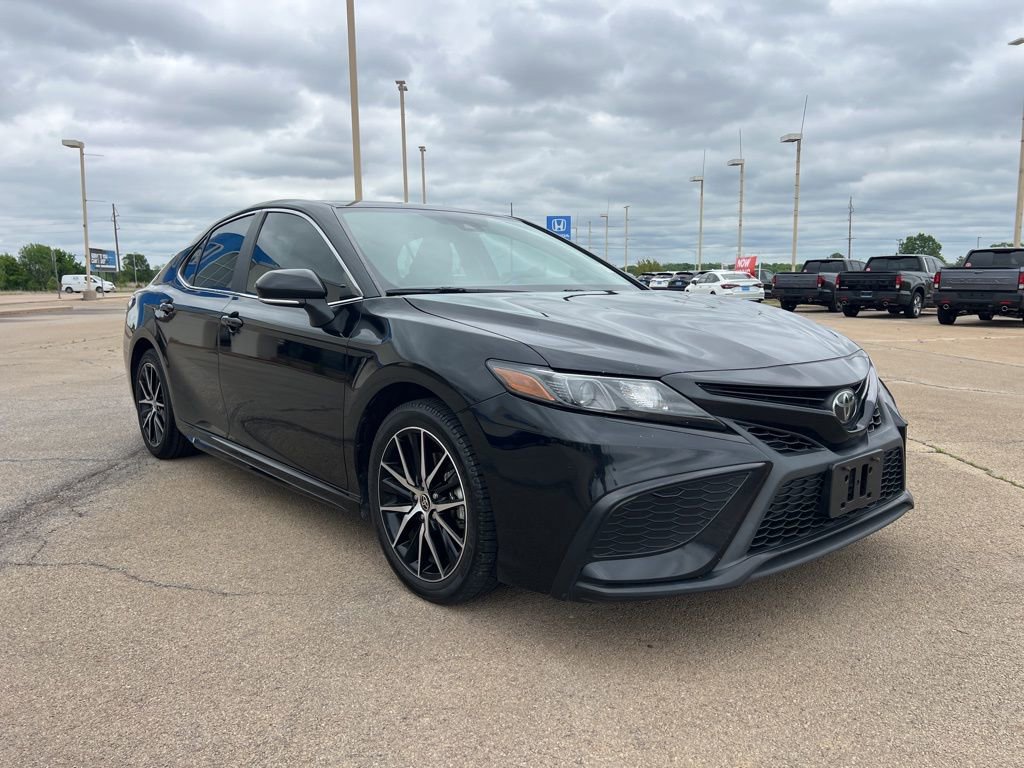 Used 2024 Toyota Camry SE FWD image 7