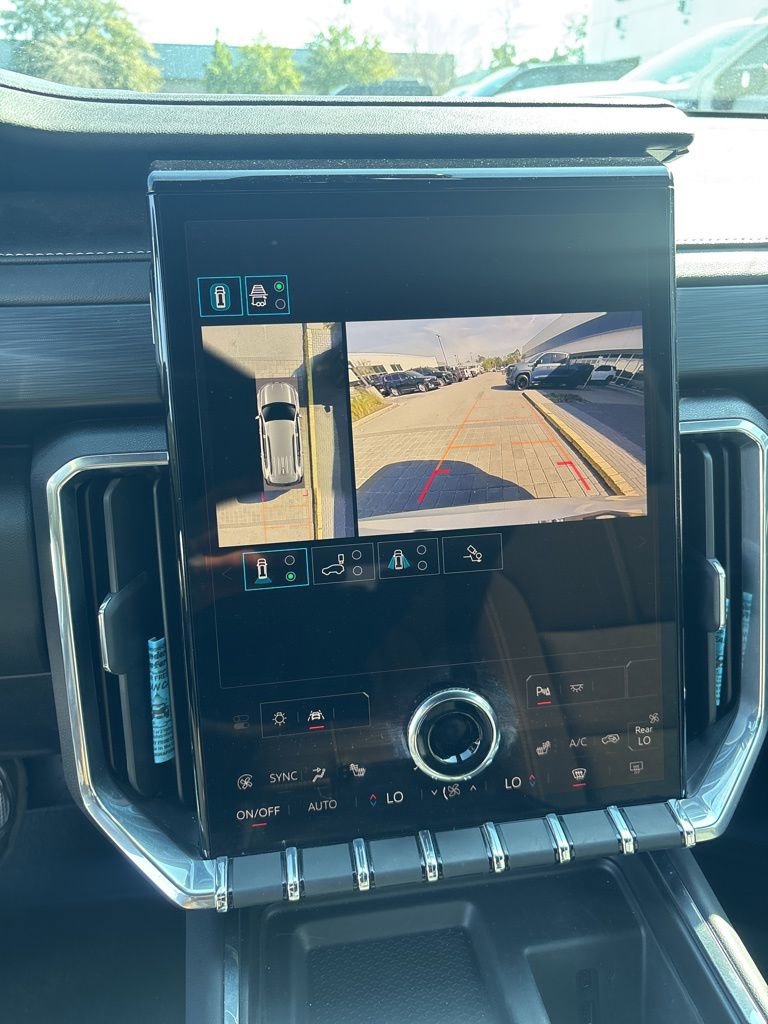 Used 2025 GMC Acadia Elevation image 22