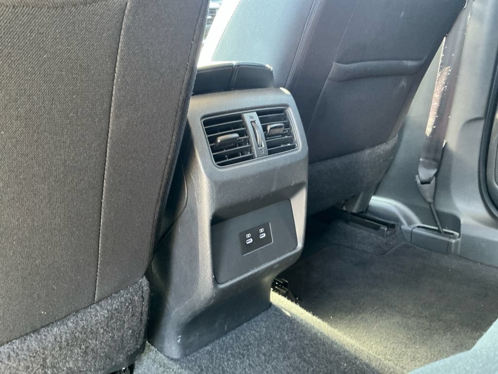 Used 2024 Nissan Rogue SV AWD/4WD image 23