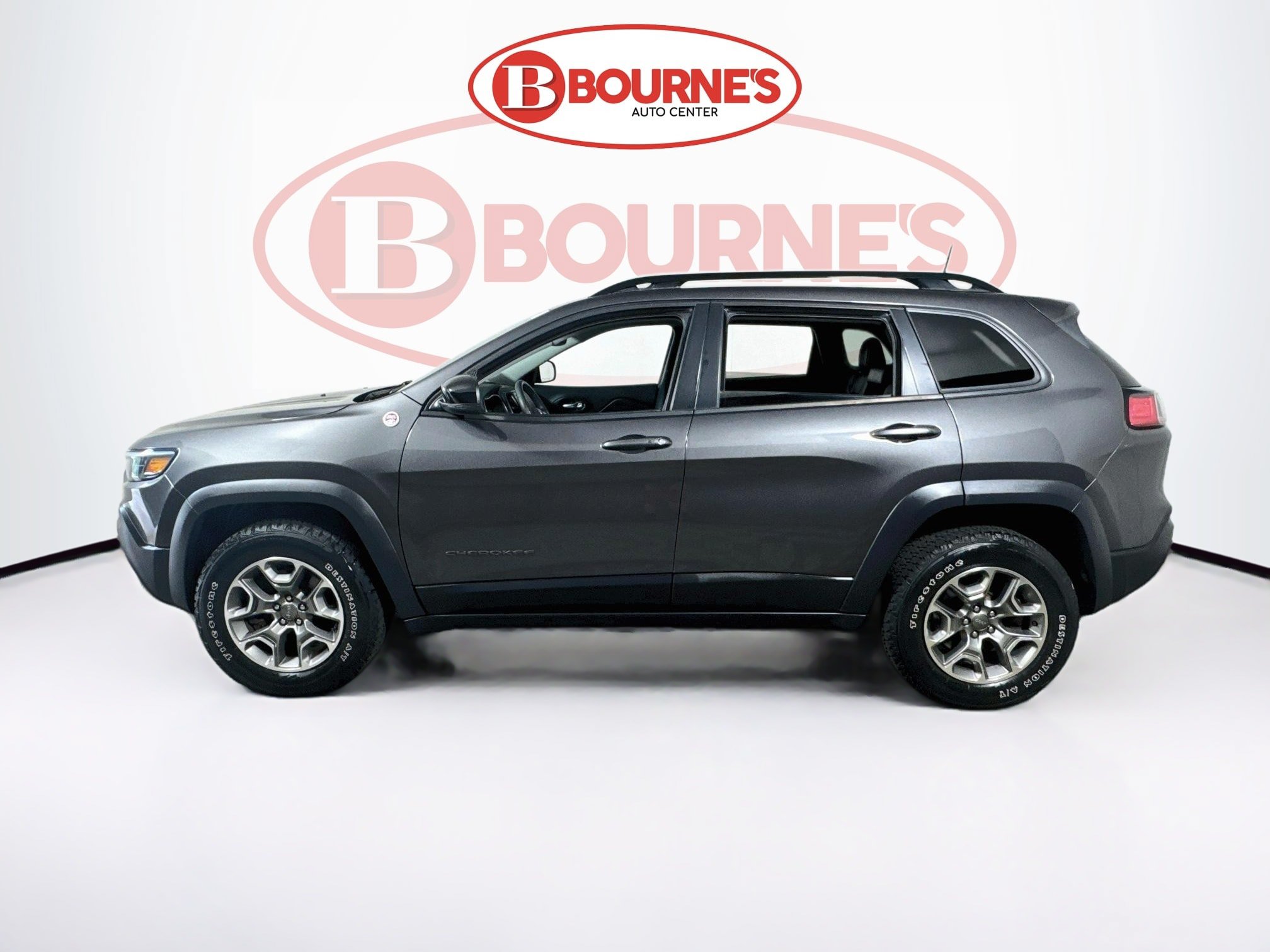 Used 2022 Jeep Cherokee Trailhawk w/ Comfort/Convenience Group AWD/4WD image 6