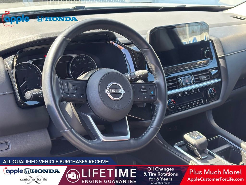 Used 2022 Nissan Pathfinder SL image 12