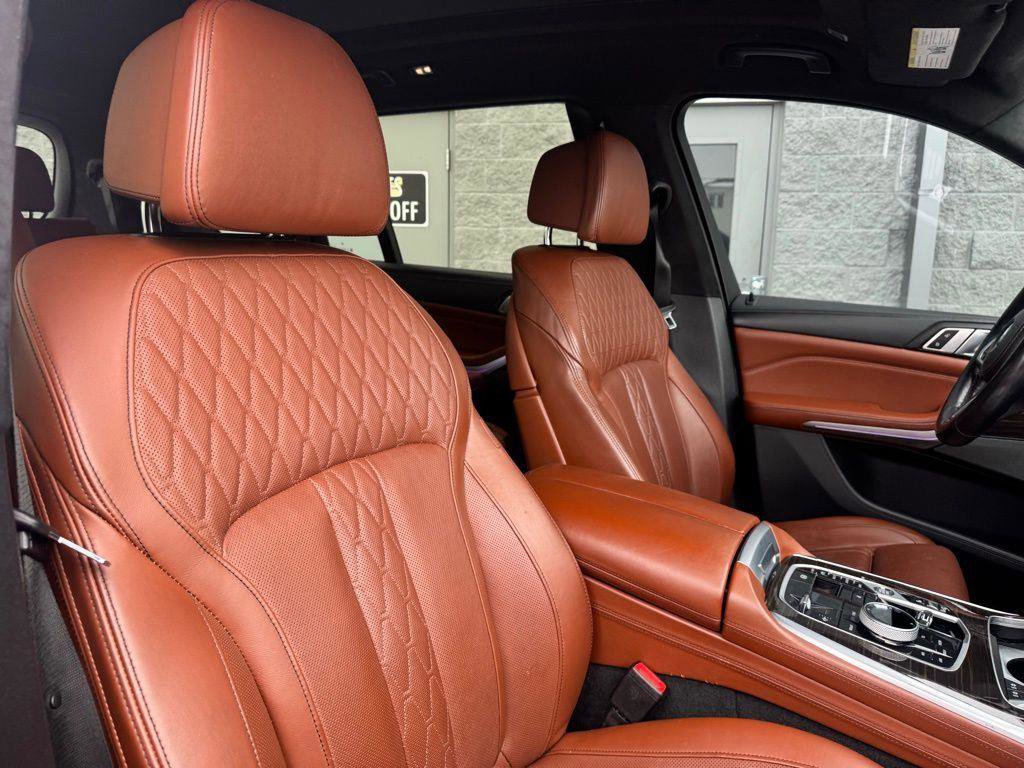 Used 2023 BMW X7 M60i w/ Executive Package image 49