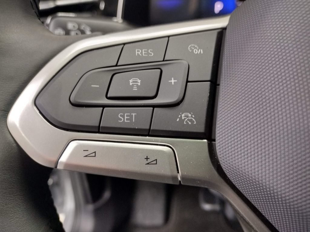 New 2026 Volkswagen Jetta SE FWD image 23