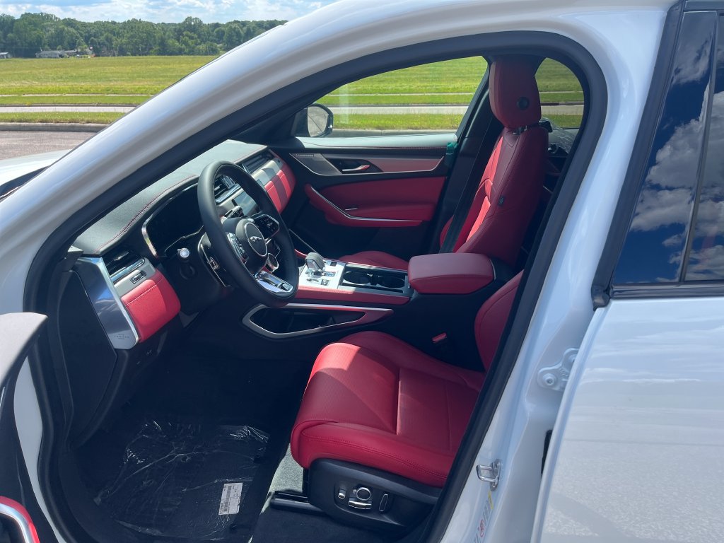 New 2026 Jaguar F-PACE R-Dynamic S AWD/4WD image 9