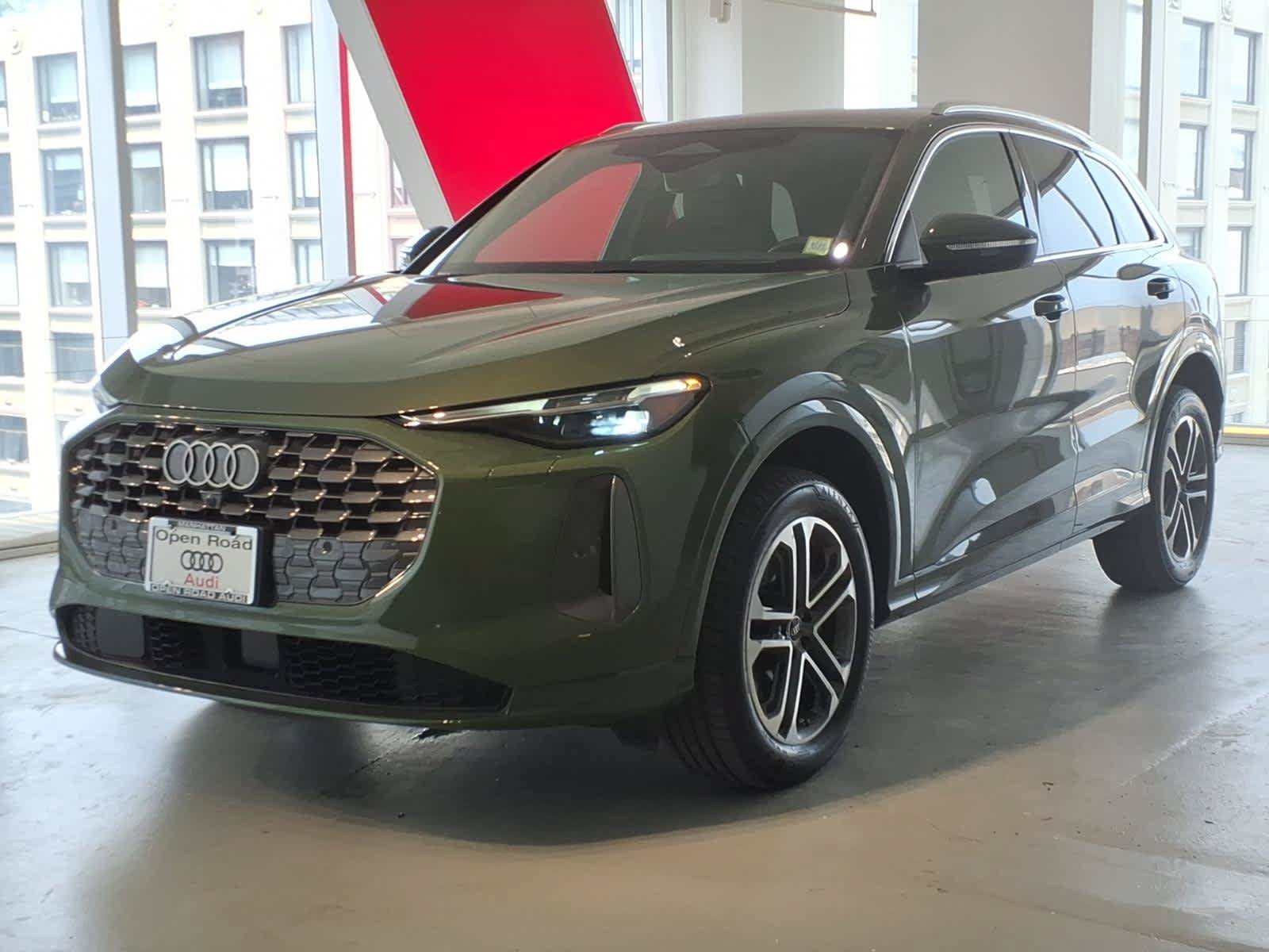 Used 2025 Audi Q5 Premium w/ Premium Plus
