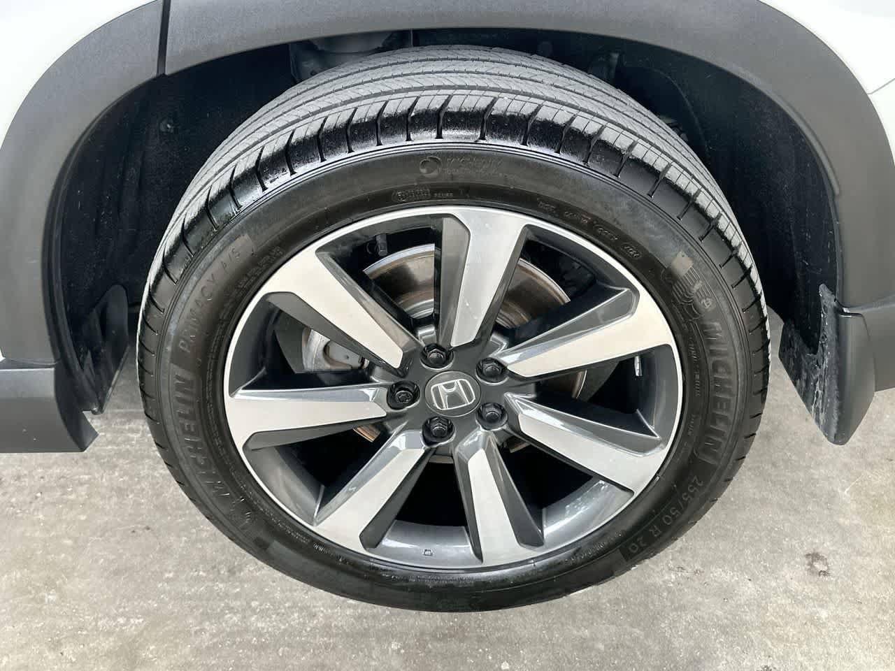 Used 2025 Honda Pilot Touring image 11