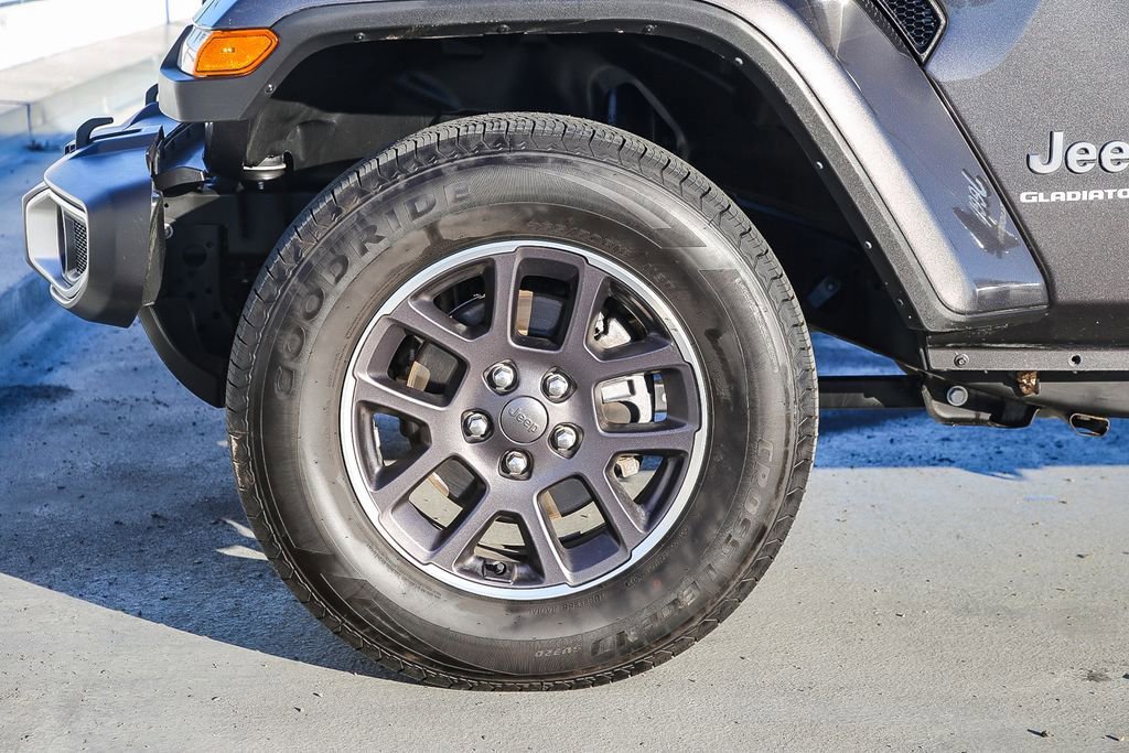 Certified 2023 Jeep Gladiator Overland image 11