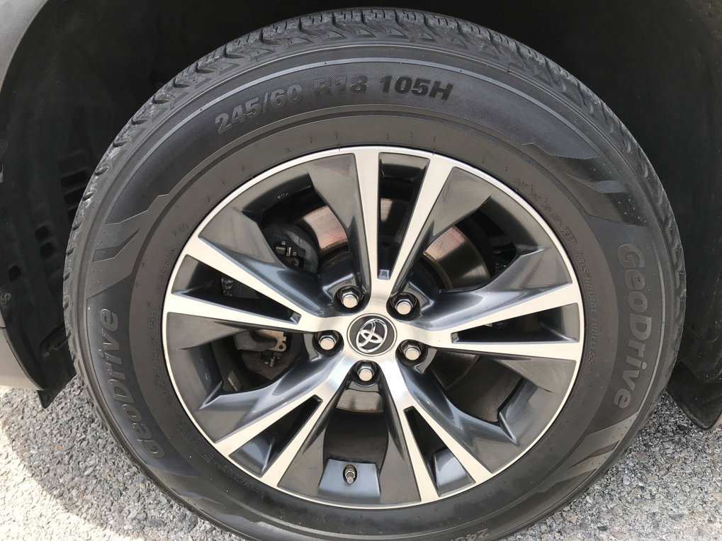 Used 2017 Toyota Highlander Plus w/ Carpet Mat Package AWD/4WD image 10