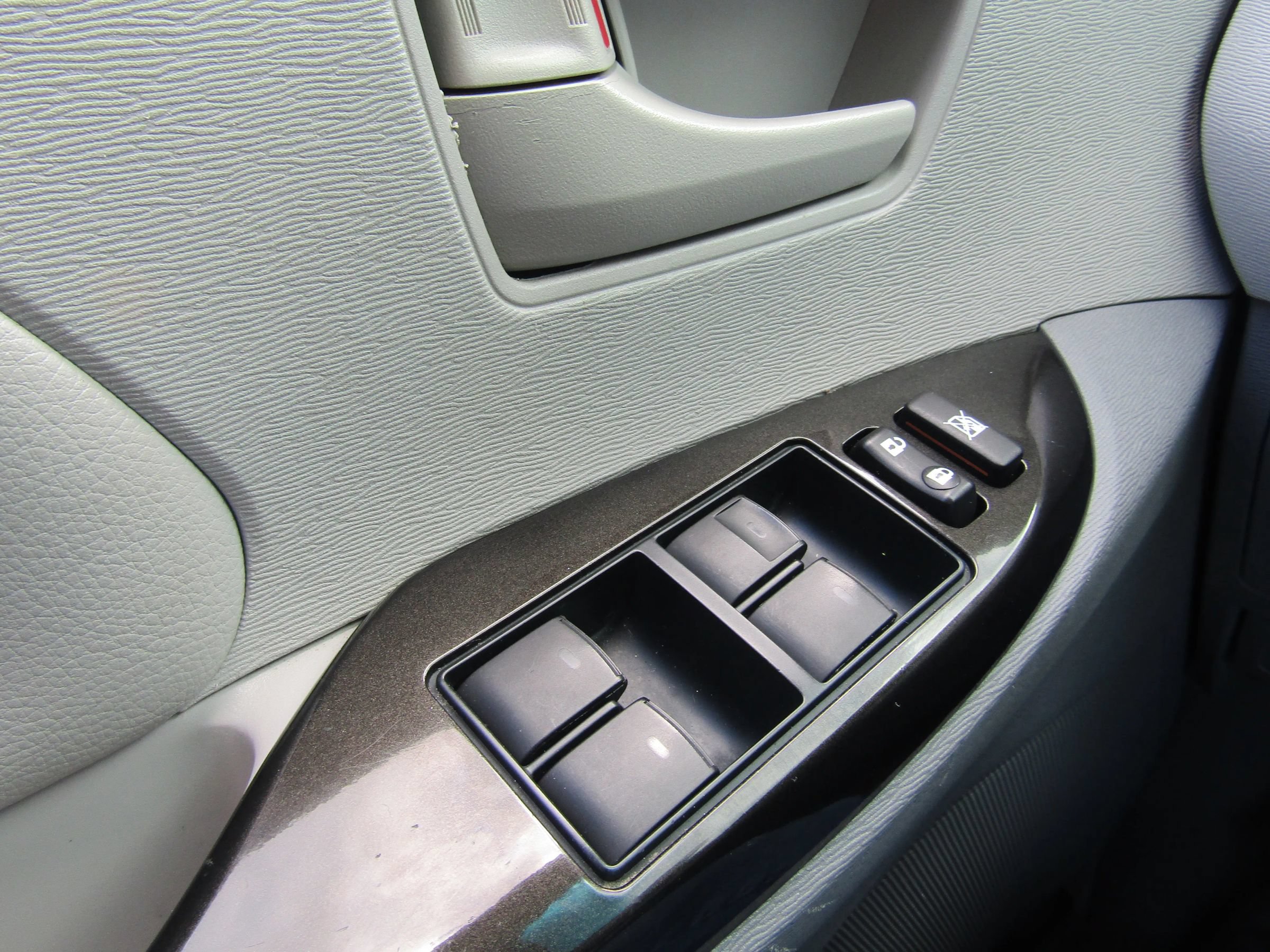 Used 2013 Toyota Sienna LE w/ Towing Pkg FWD image 36
