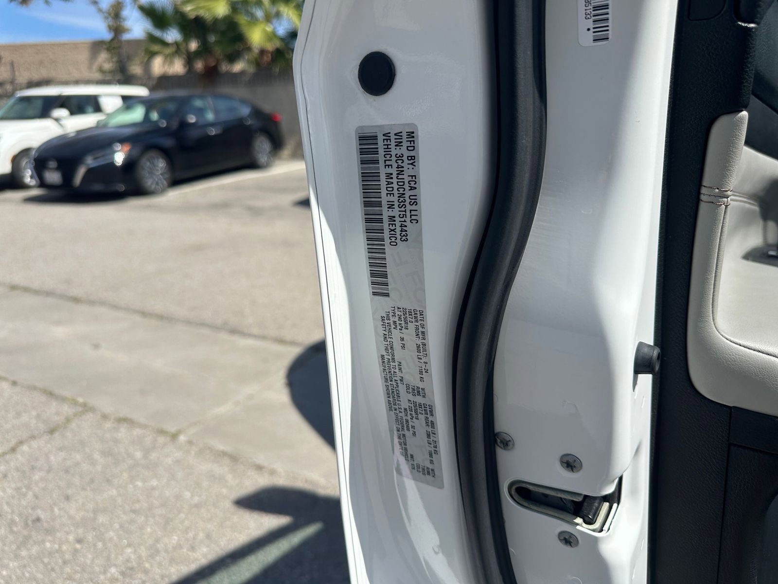 Used 2025 Jeep Compass Limited image 30