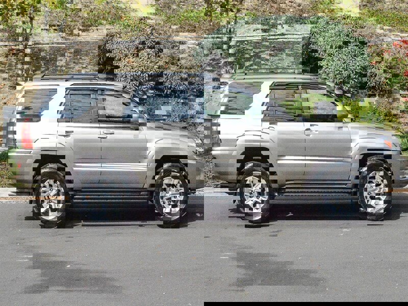 Used 2004 Toyota 4Runner SR5 image 7