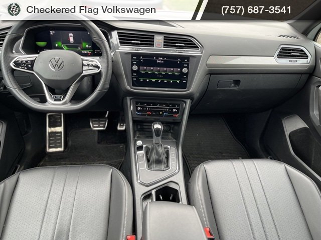 Used 2022 Volkswagen Tiguan SE R-Line image 26