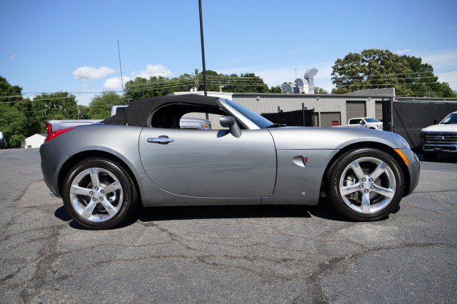 Used 2007 Pontiac Solstice Convertible w/ Premium Package RWD image 40