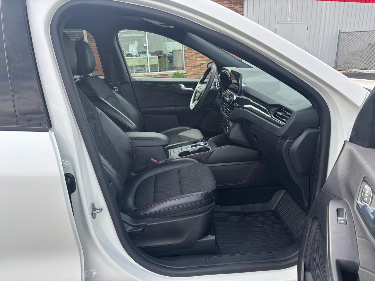 Used 2023 Ford Escape ST-Line AWD/4WD image 13