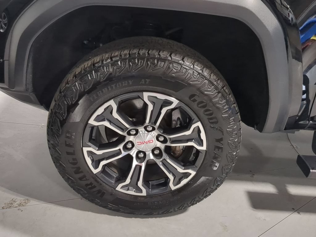 Used 2023 GMC Canyon AT4 w/ AT4 Premium Package AWD/4WD image 17