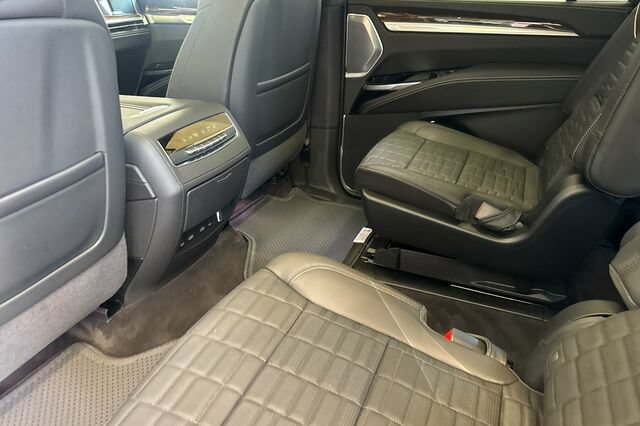 New 2026 Cadillac Escalade ESV Platinum Sport AWD/4WD image 12