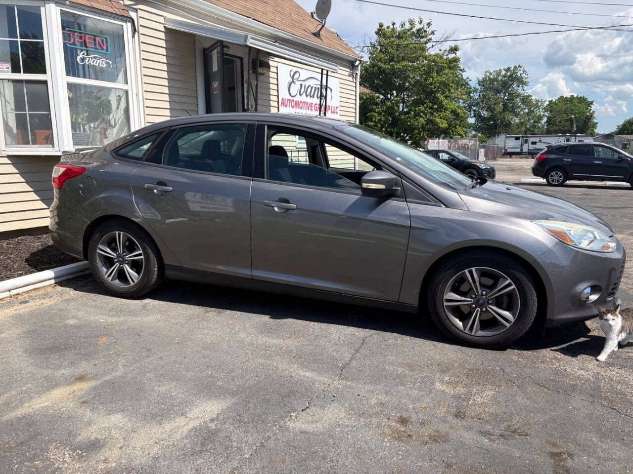 Used 2014 Ford Focus SE w/ SE Sport Package FWD image 7