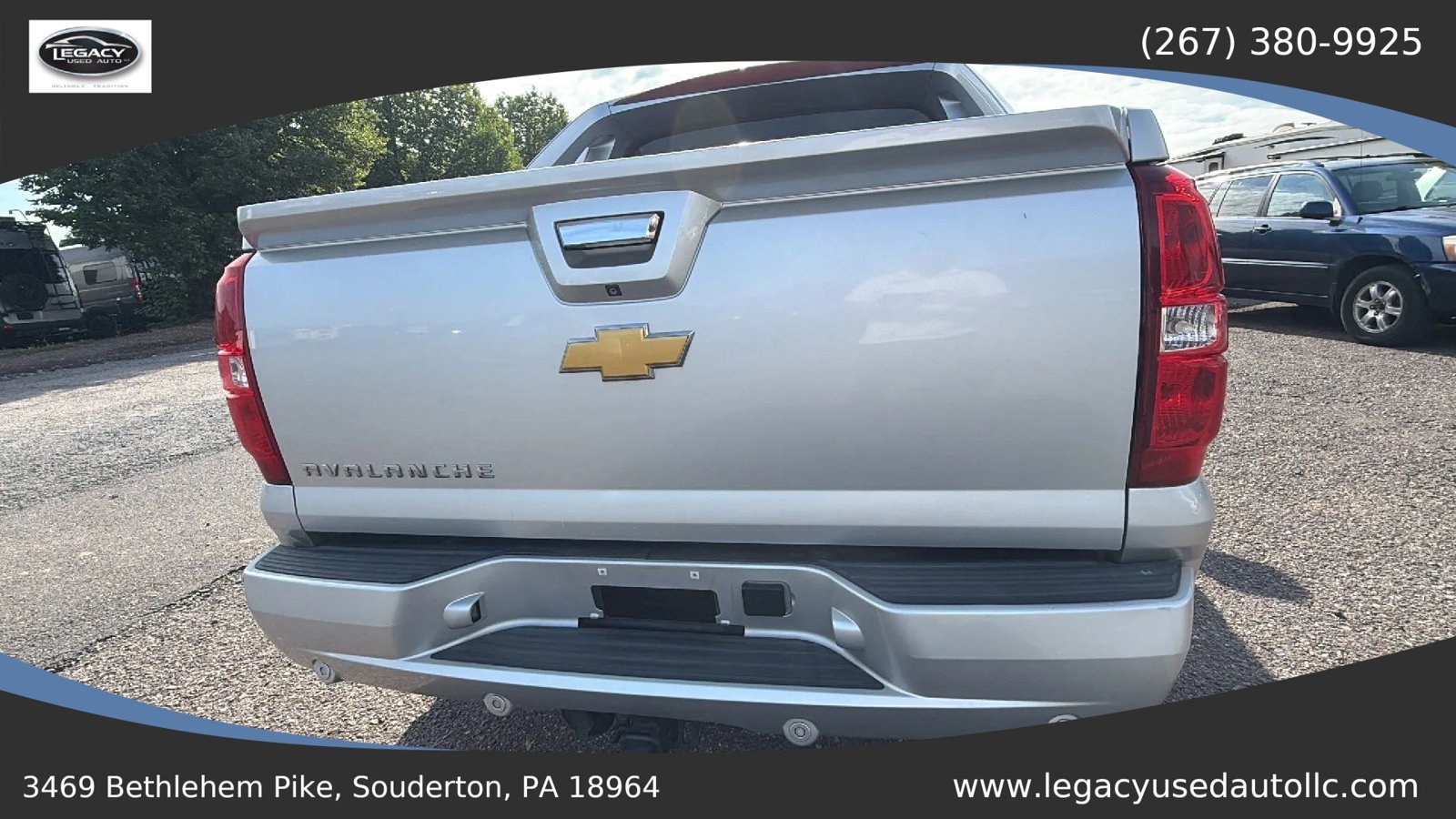 Used 2012 Chevrolet Avalanche LTZ AWD/4WD image 12