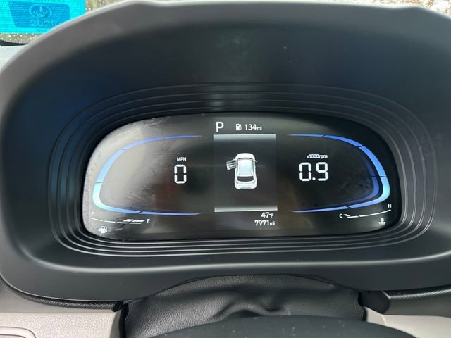 Certified 2025 Hyundai Venue SEL image 15