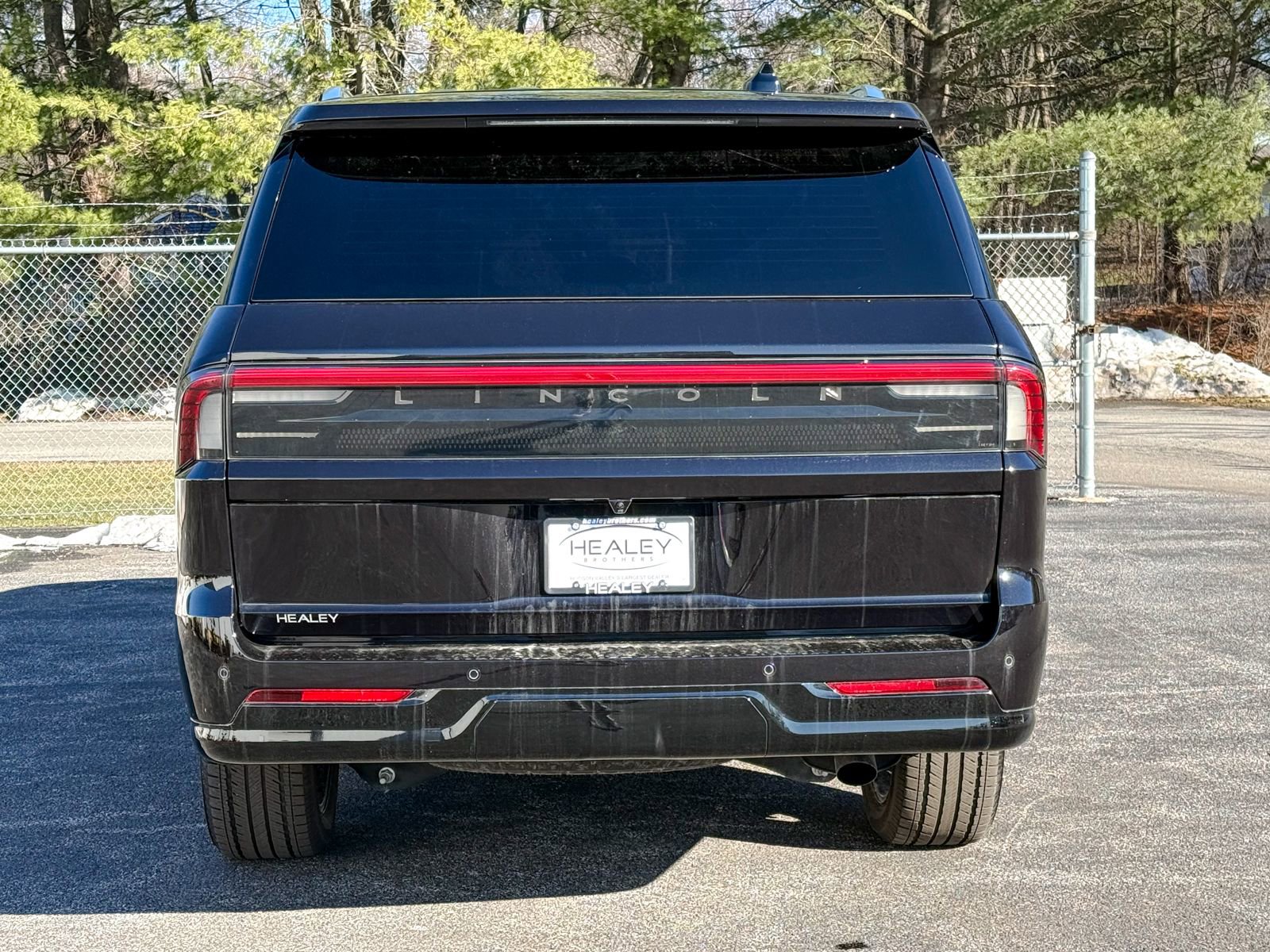 Used 2025 Lincoln Navigator L Reserve image 8