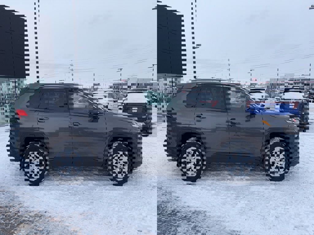 Used 2023 Toyota RAV4 LE image 4
