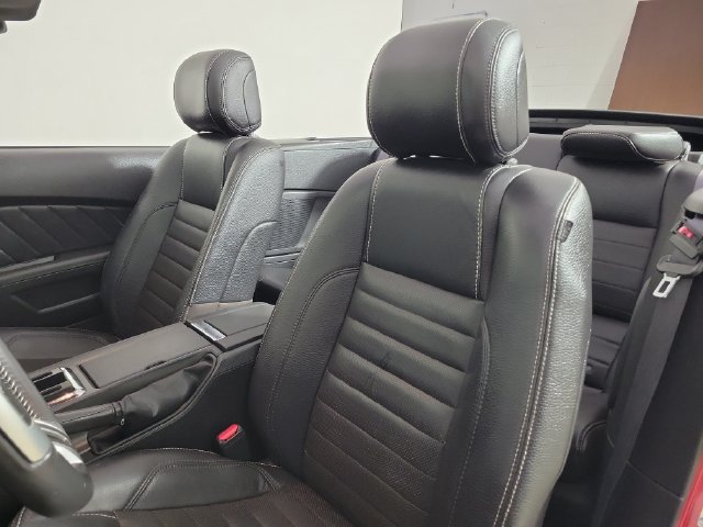 Used 2012 Ford Mustang GT Premium w/ Comfort Pkg RWD image 19