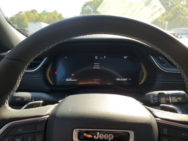 New 2025 Jeep Grand Cherokee L Limited w/ Black Appearance Package image 9