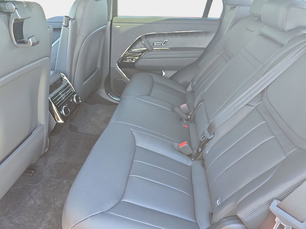 New 2025 Land Rover Range Rover Sport SE AWD/4WD image 15