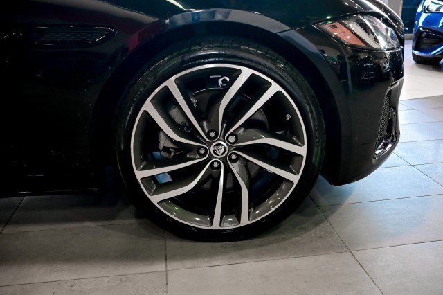 Used 2024 Jaguar XF R-Dynamic SE image 55