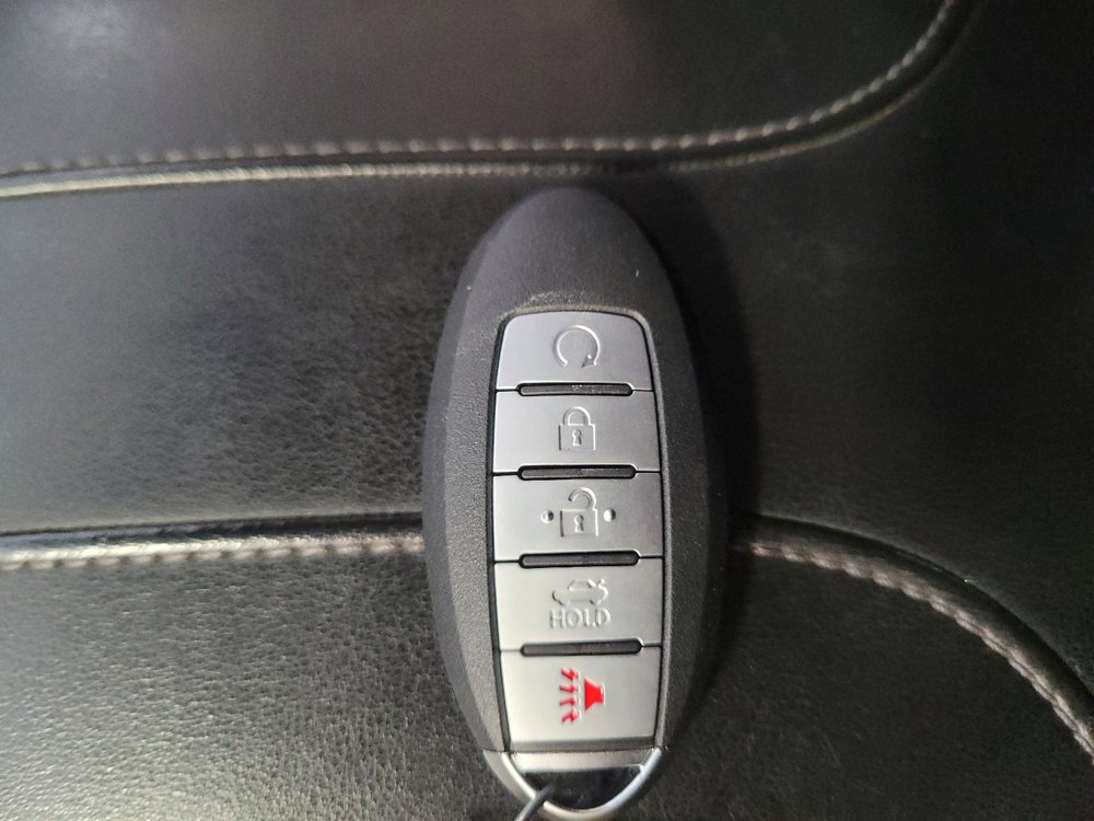 Used 2019 Nissan Rogue SV w/ Premium Package FWD image 32