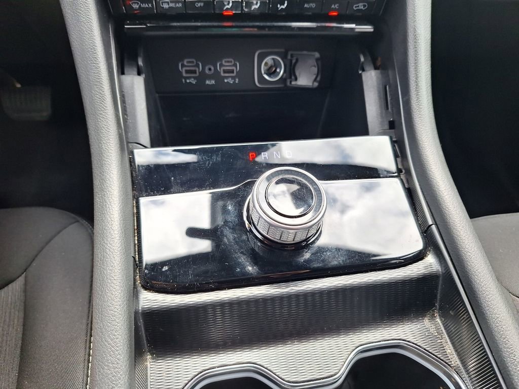 Used 2025 Jeep Grand Cherokee L Laredo image 17