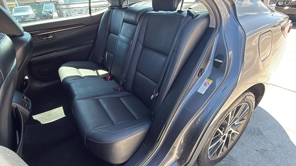 Used 2017 Lexus ES 350 w/ Navigation System Package image 15