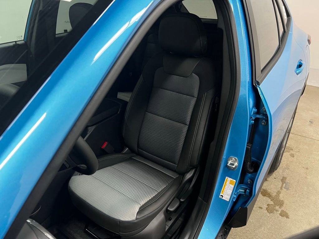 New 2026 Chevrolet Trax LT w/ LT Convenience Package FWD image 25