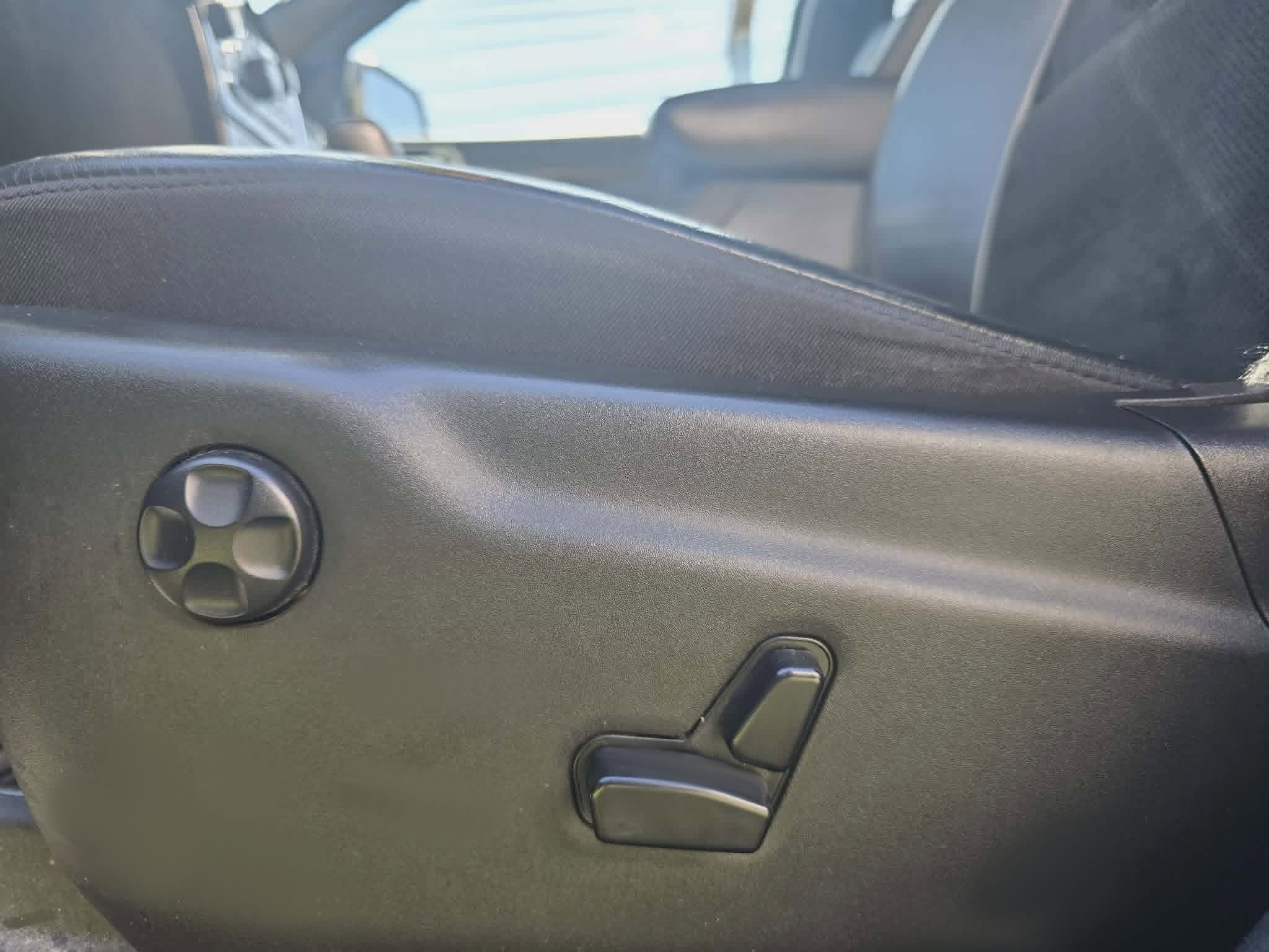 Used 2020 Jeep Grand Cherokee Altitude AWD/4WD image 12