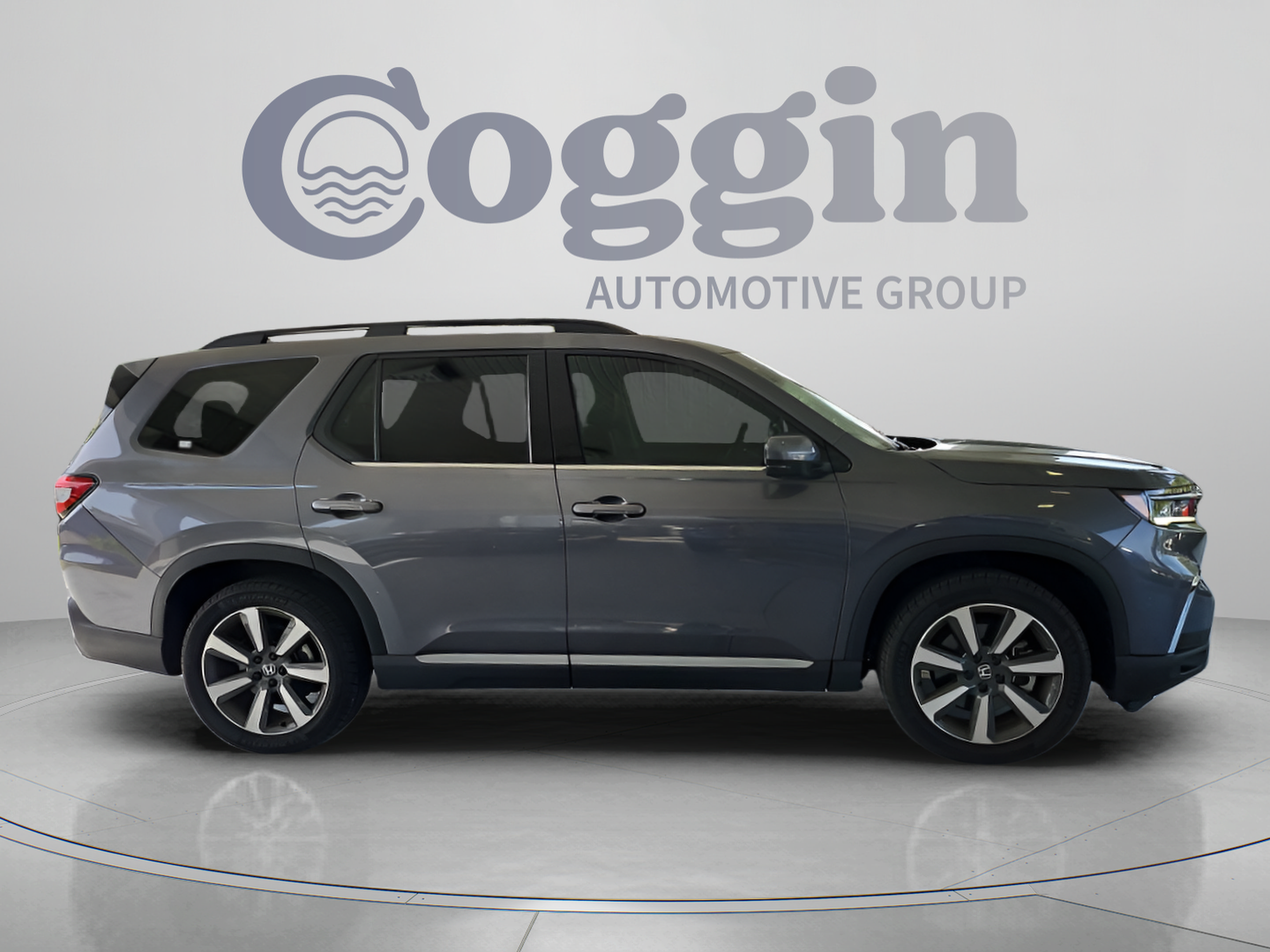 Used 2025 Honda Pilot Touring image 6
