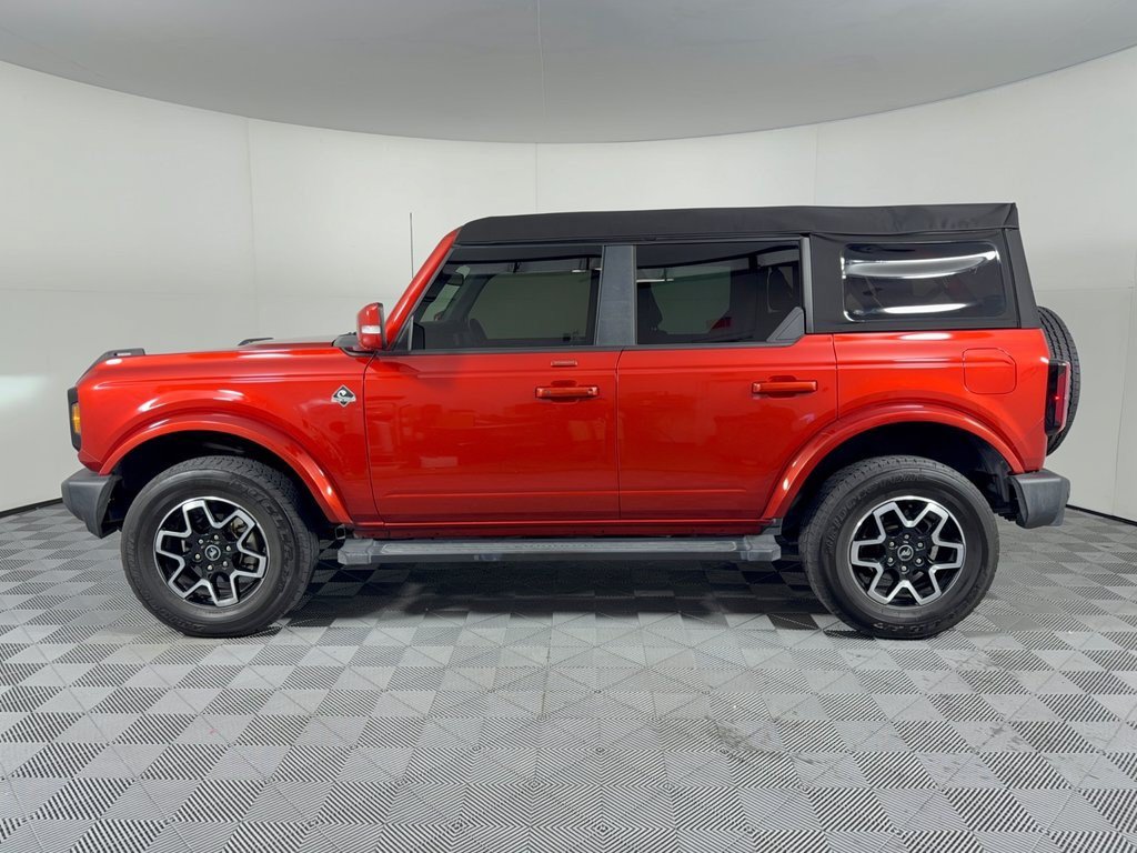 Used 2023 Ford Bronco Outer Banks AWD/4WD image 2