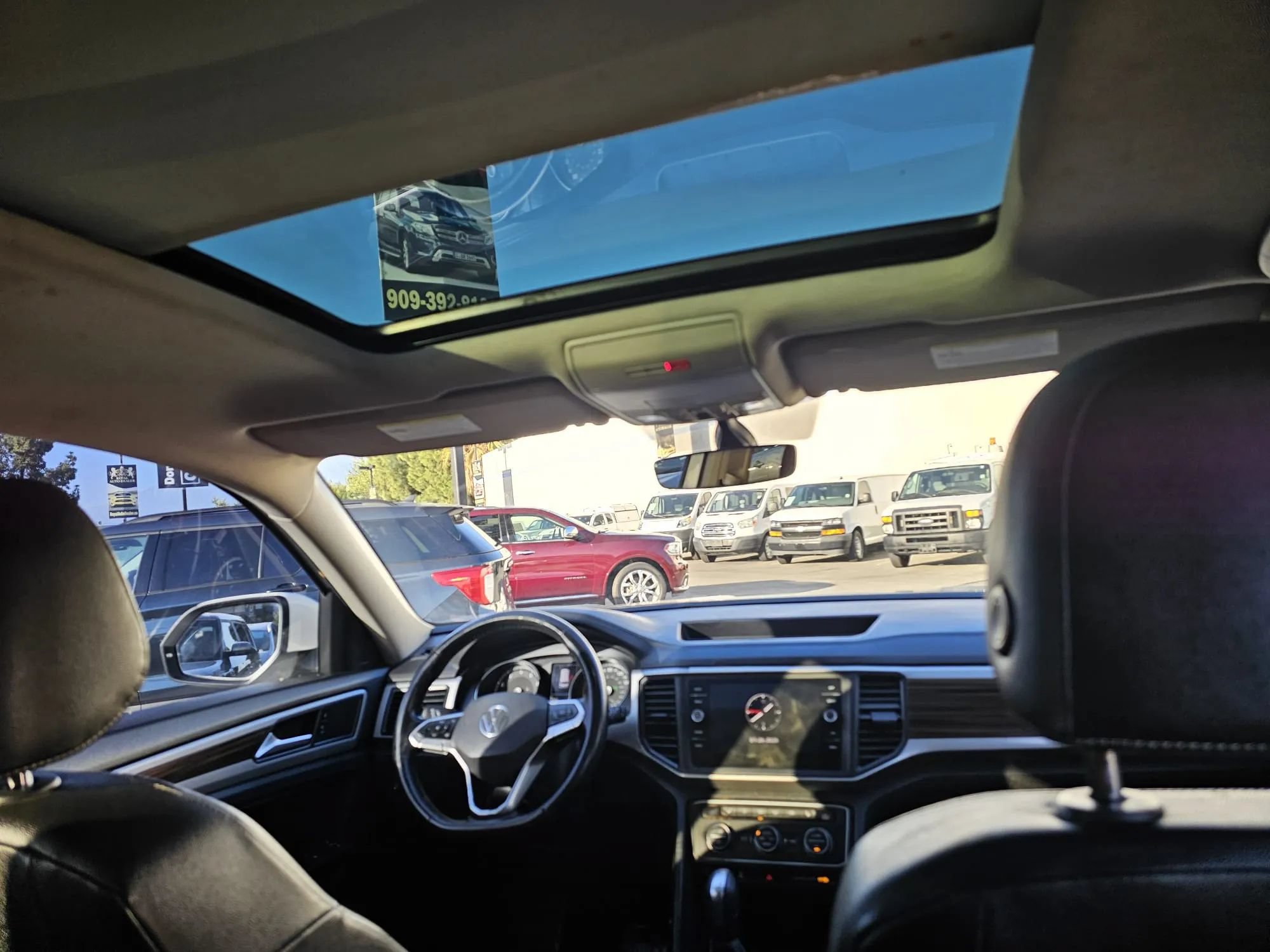 Used 2021 Volkswagen Atlas SE w/ Panoramic Sunroof Package FWD image 19