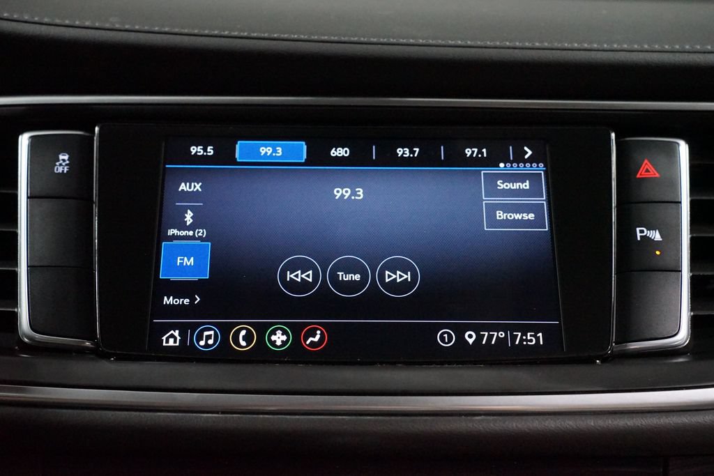 Used 2020 Buick Enclave Essence FWD image 17