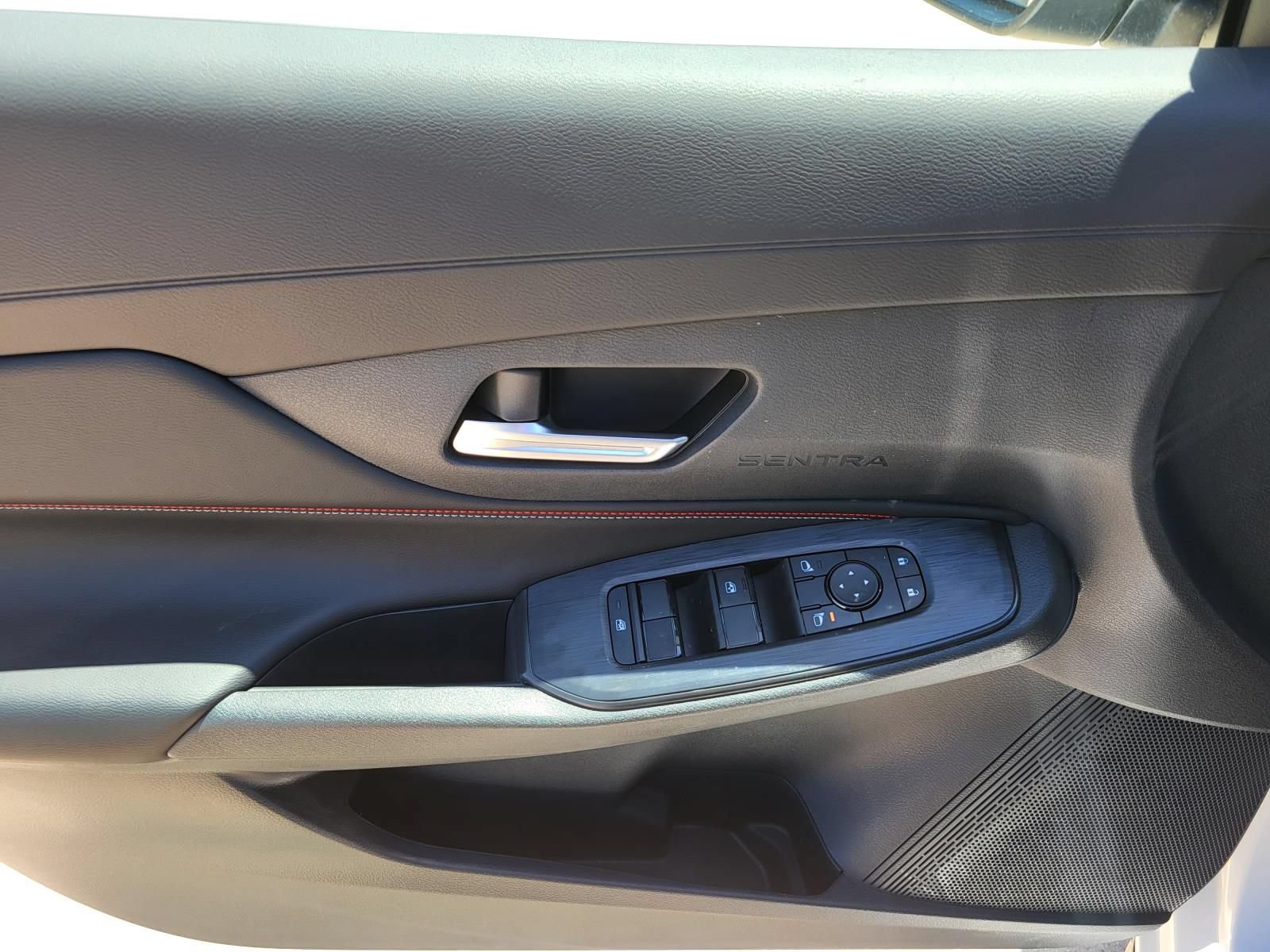 New 2026 Nissan Sentra SR w/ Floor Mat Package FWD image 16
