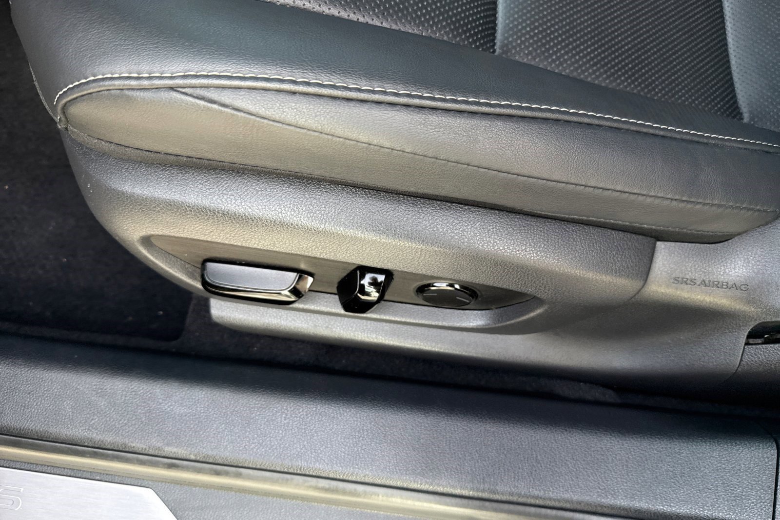 Used 2021 Lexus ES 300h w/ Premium Package image 13